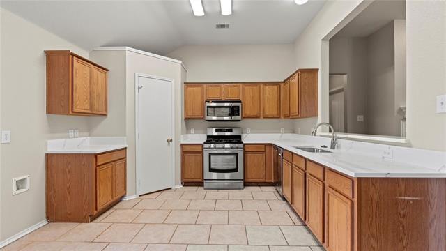 Building Photo - 9204 Warren Dr