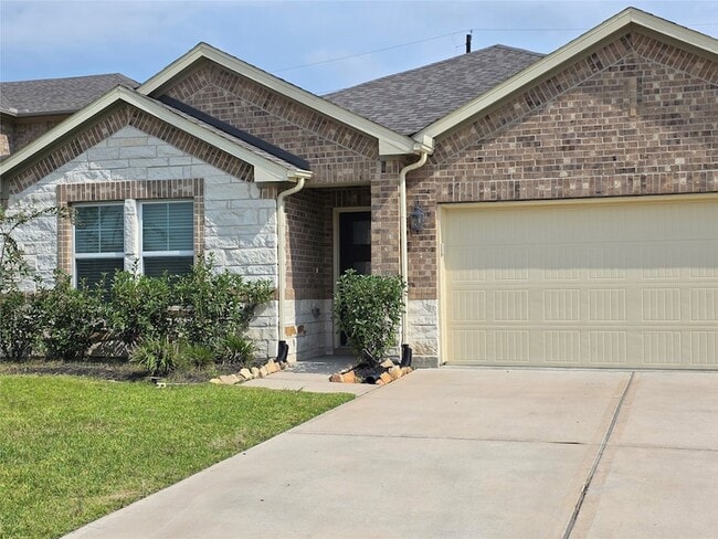 Primary Photo - 2011 Cherryvale Dr