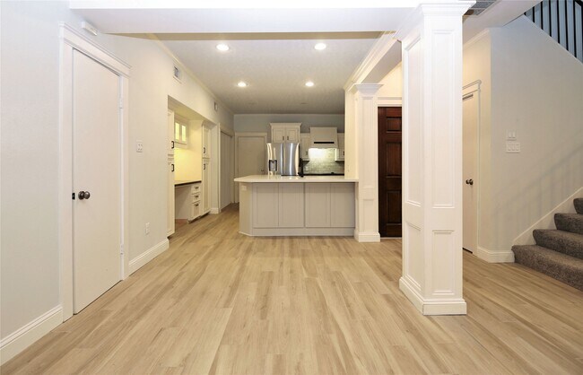 Building Photo - 2555 Bering Dr