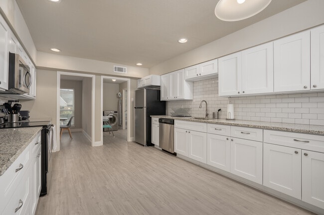 Building Photo - 11210 Cotillion Dr