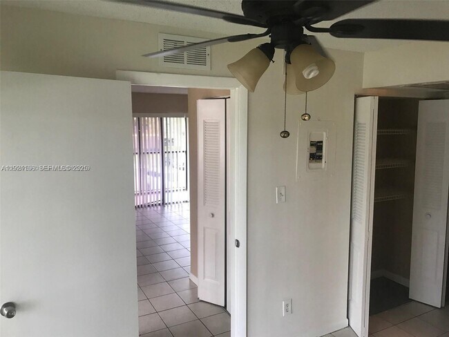 Building Photo - 5855 Washington St