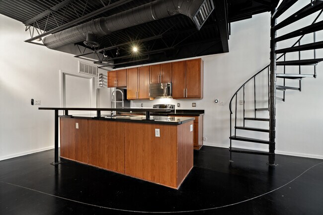 Building Photo - 3110 Thomas Ave