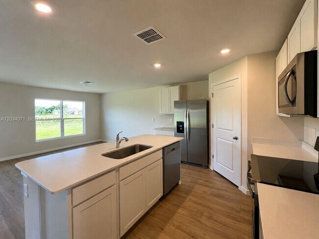 Building Photo - 544 Ilaria Ct