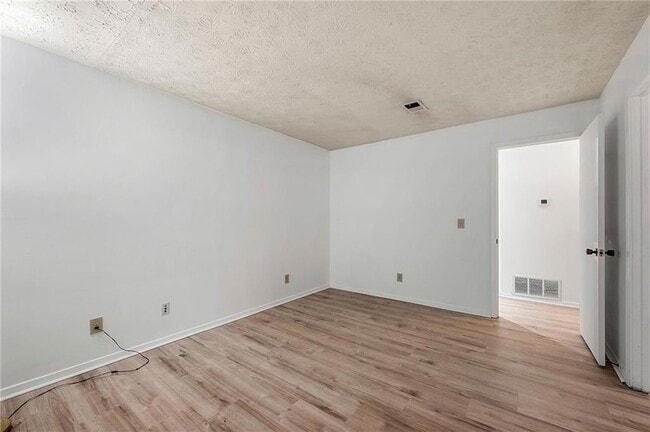 Building Photo - 1306 McClelen Way