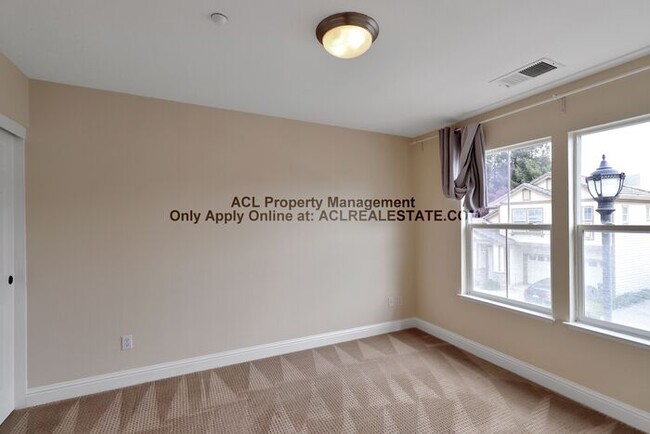 Building Photo - 1186 Cherrybrooke Commons