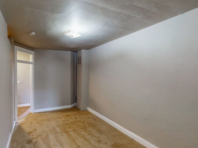 Building Photo - 2425 Druid Hill Ave