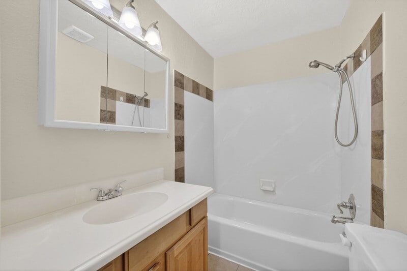 Building Photo - 2330 E Heritage Wy