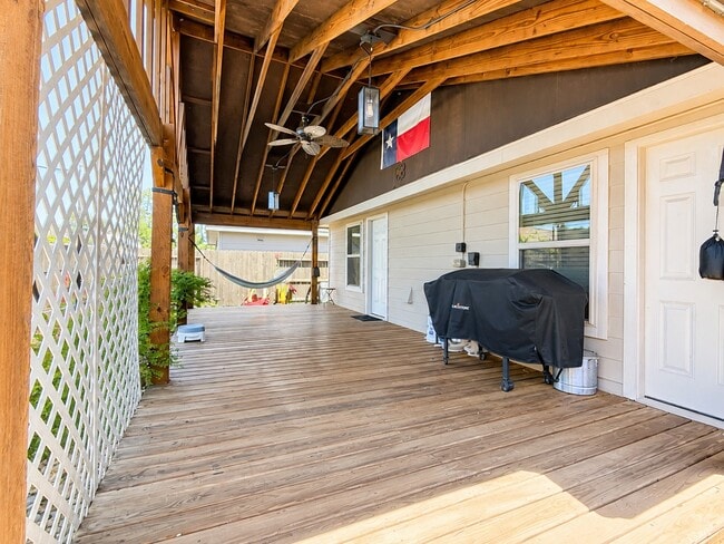 Building Photo - 1310 Vincente Ct