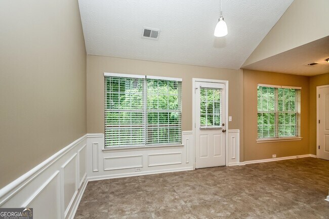Building Photo - 6415 E Meyer Dr