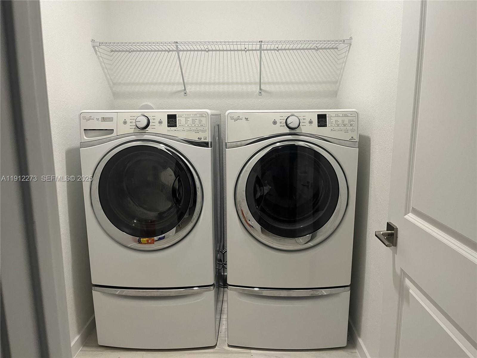 Building Photo - 784 SE 19th St