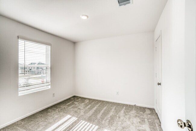 Building Photo - 488 Beechwood Hacienda Dr