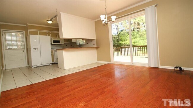 Building Photo - 5841 Sandstone Dr