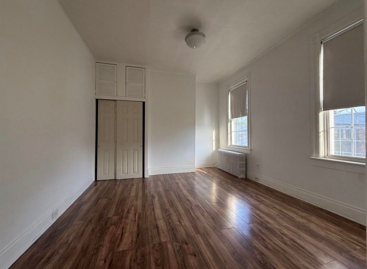 Building Photo - 606 59th St