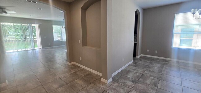 Building Photo - 7564 Bishop Square Dr