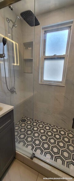 Building Photo - 3957 Washington St