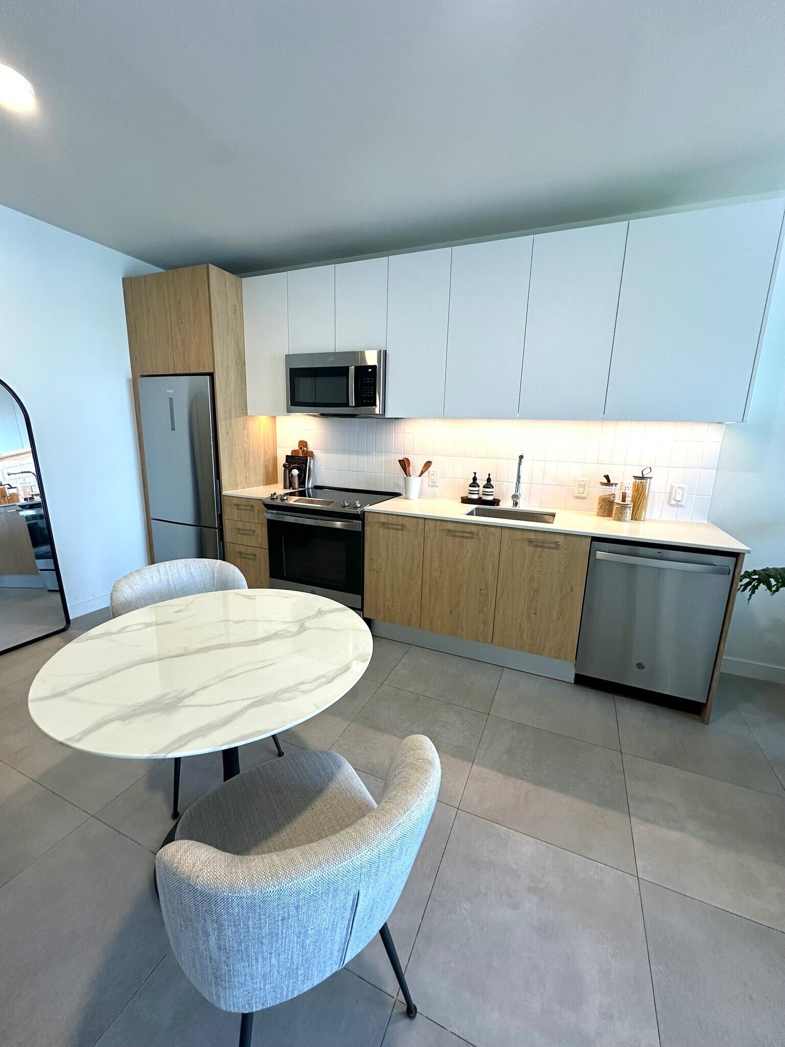 Building Photo - 370 NW 33rd St