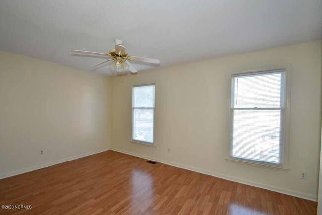 Building Photo - 105 Concord Dr