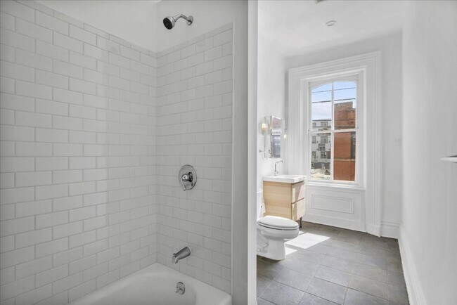 Building Photo - 93 43rd St