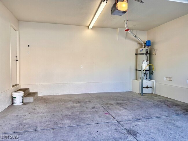Building Photo - 8307 Fort Hallock Ave