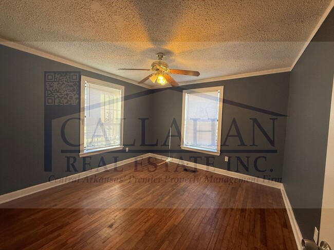 Building Photo - Capitol Hill 2 Bedroom