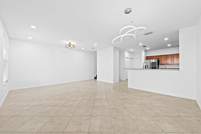 Building Photo - 4750 Monarch Way