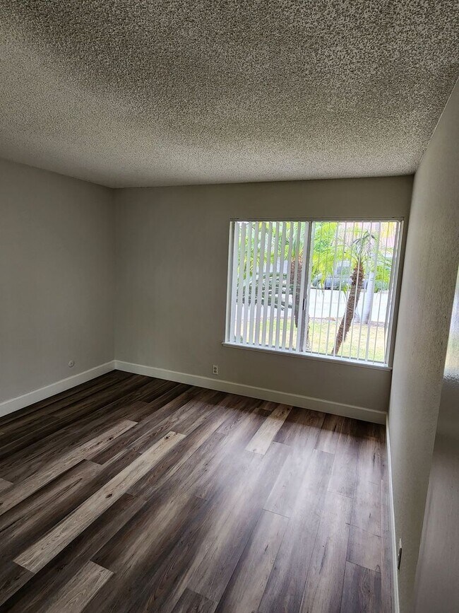 Building Photo - Beautiful Single Story in Mission Viejo