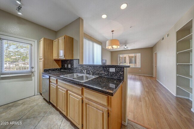 Building Photo - 2929 W Yorkshire Dr