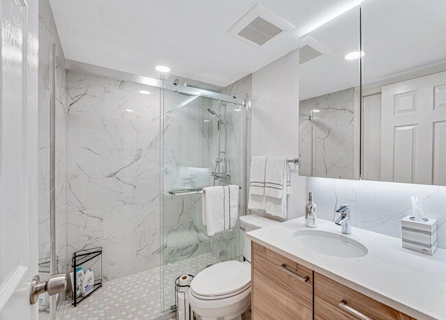 Building Photo - 3605 S Ocean Blvd