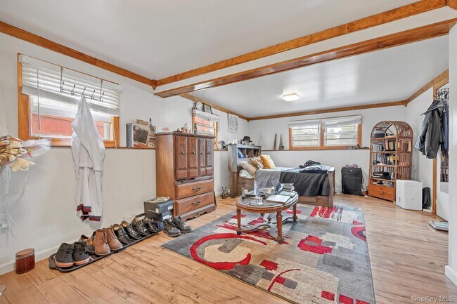 Building Photo - 10 Hanover Dr