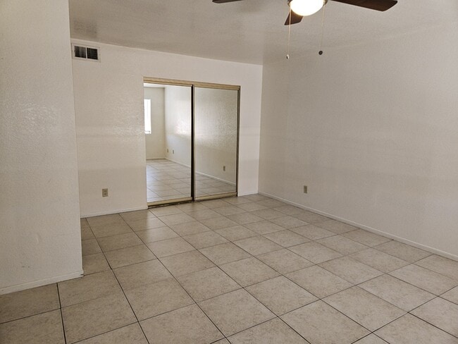 Building Photo - 6140 E Greenway St