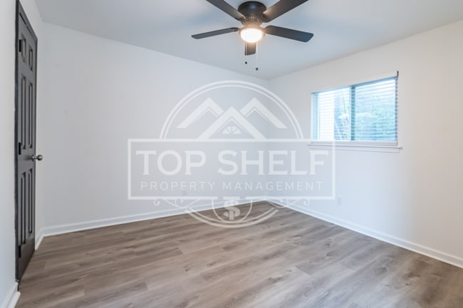 Building Photo - 740 Mozley Dr SE