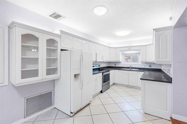 Building Photo - 4320 Yardley Ave N