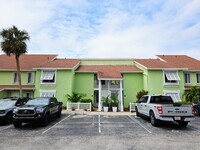 Building Photo - 3595 41st Ln S