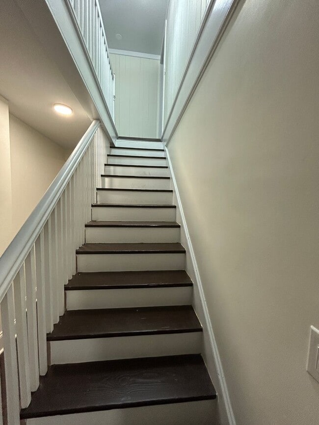Building Photo - Available Soon! Ardmore WS, 4 Bedroom, 3 F...