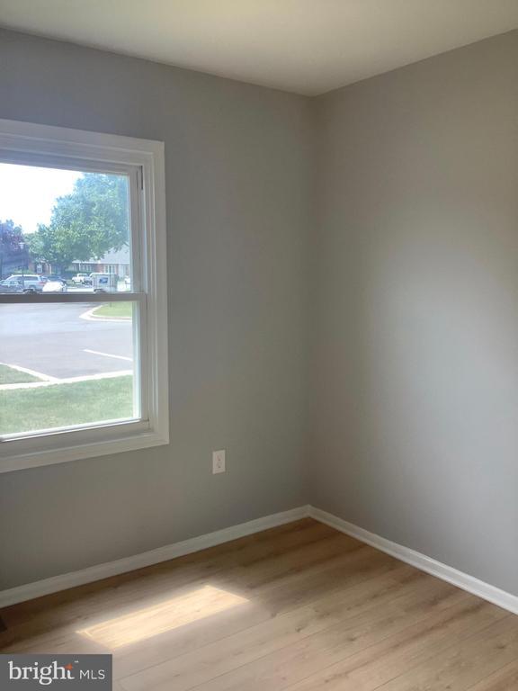 Building Photo - 15114 Laurel Oaks Ln