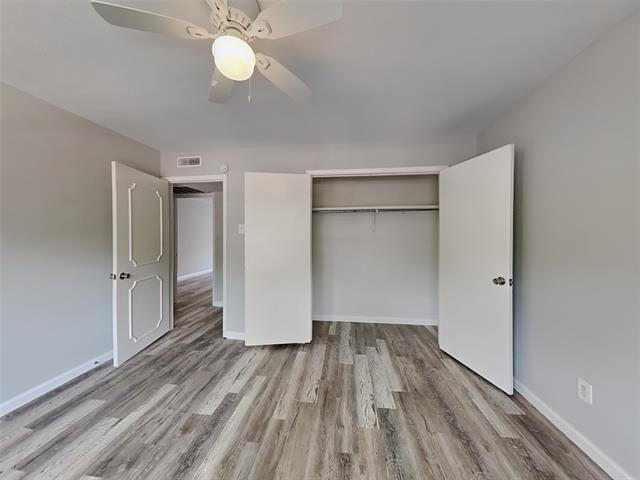Building Photo - 10590 High Hollows Dr