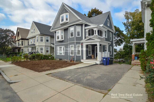Building Photo - 62 Mapleton St