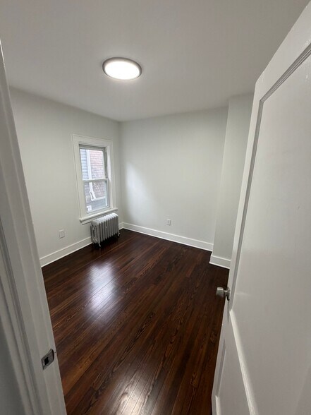 Building Photo - 10 Glennon Pl