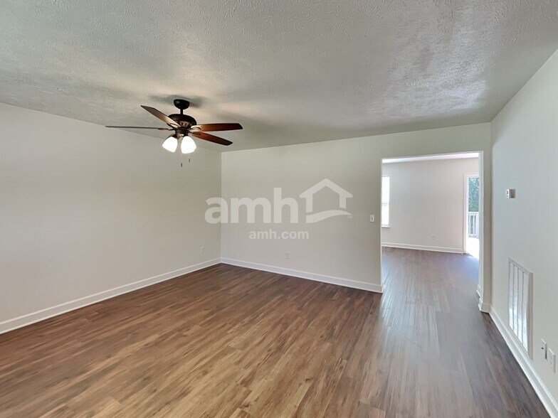 Building Photo - 645 Smoky Mountains Dr