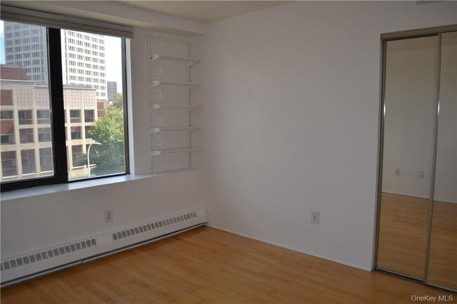 Building Photo - 4 Martine Ave