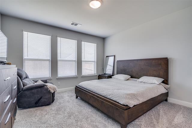 Building Photo - 1069 Norias Dr