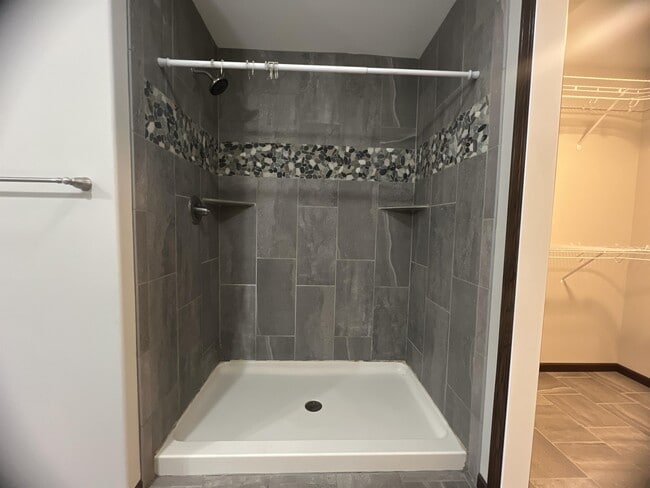 Building Photo - 6305 Saulk Trail