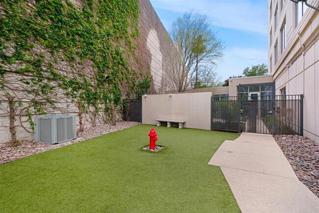 Building Photo - 3333 Allen Pkwy