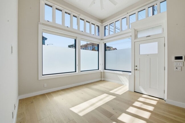 Building Photo - 1498 9th Ave