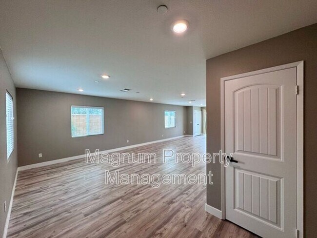 Building Photo - 29357 Cavalry Cir