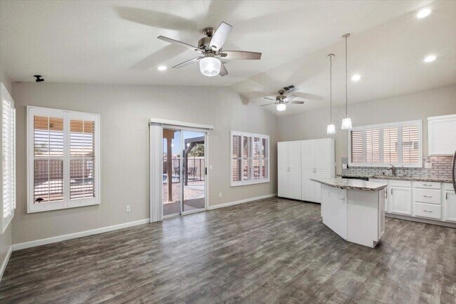 Building Photo - 4623 E Desert Wind Dr.