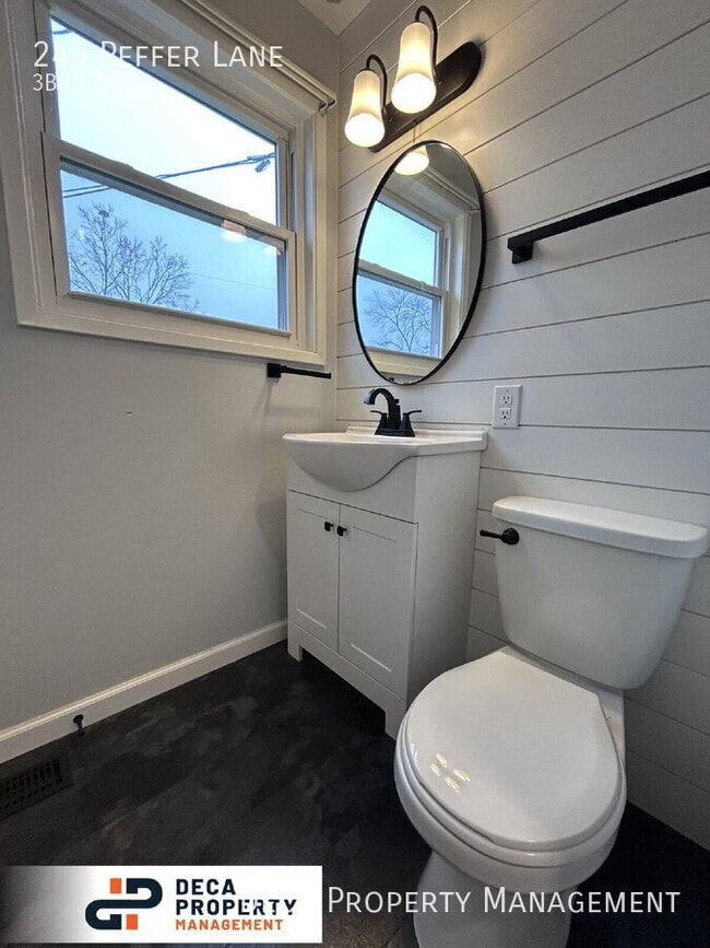 Building Photo - 245 Peffer Ln