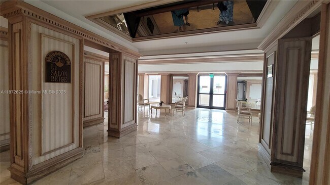Building Photo - 6039 Collins Ave