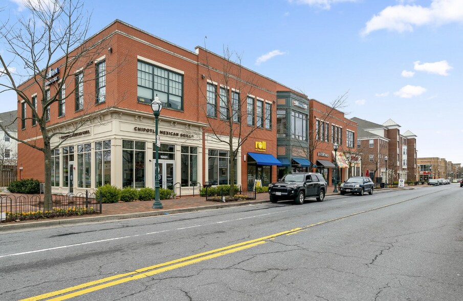 Building Photo - 13405 Wisteria Dr