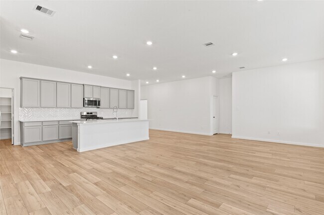 Building Photo - 18211 Saffron Sun St